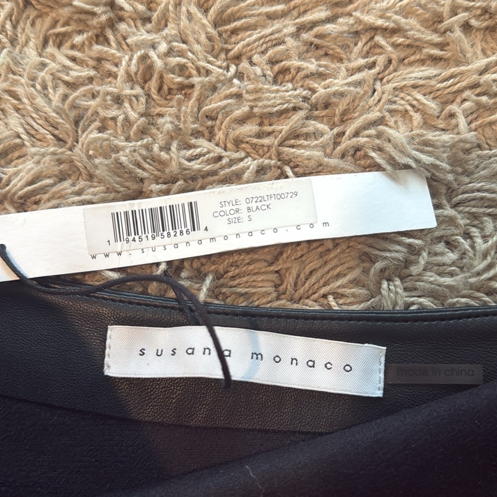 NWT-Susana Monaco Black Faux Leather cropped tube Top - Picture 3 of 3
